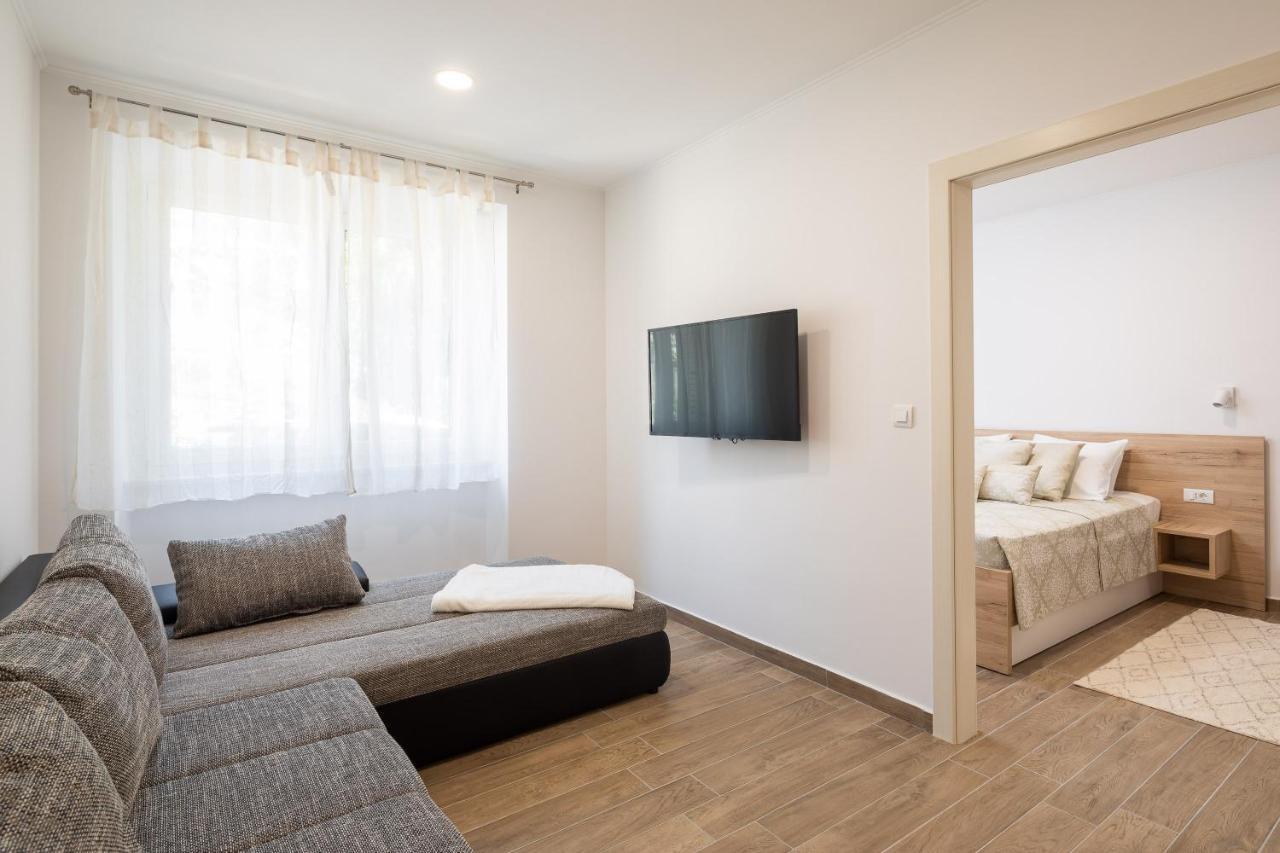 Direct Beach Apartments イェセニツェ エクステリア 写真